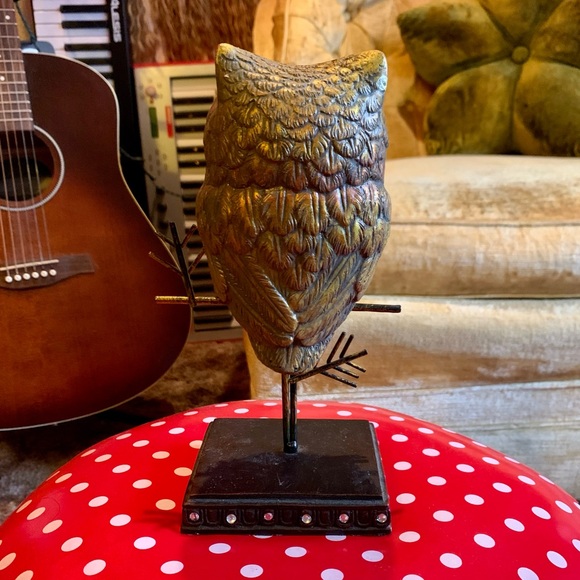 Adorable owl on a stand 🦉 - Picture 5 of 7